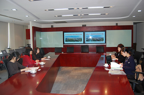 鄧仲敏（左中）及駐滬辦代表與常州國家高新區代表會面。
