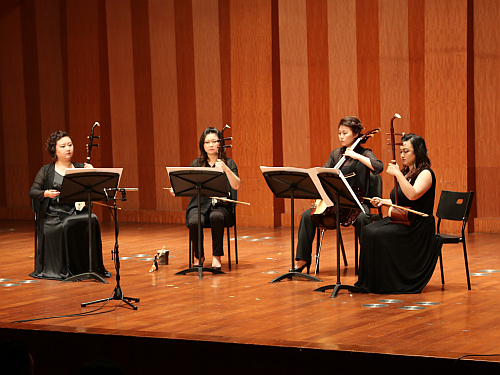 香港中樂團首席四重奏演奏曲目《故土》。