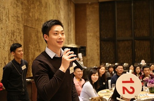 滬港青年會副秘書長劉奮洋先生回應同學提問。