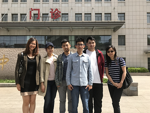 王諾君主任（左一）與山東中醫藥大學香港學生合照。