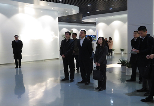 政制及內地事務局常任秘書長鄧忍光一行參觀杭州國家高新技術產業開發區（濱江）智慧ｅ谷。