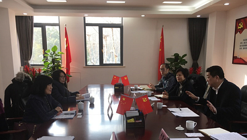 駐滬辦主任鄧仲敏與江蘇省發展和改革委員會副主任趙建軍會面交流。