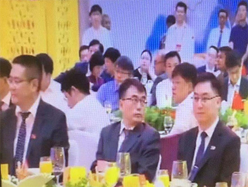 駐山東聯絡處副主任方明遠（右一）出席濟南市慶祝中華人民共和國成立70周年招待會