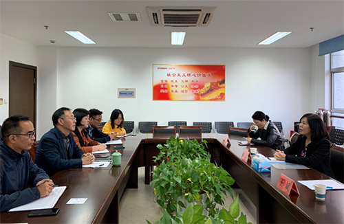 駐浙江聯絡處主任廖鳳嫻（右一）與麗水市商務局副局長張志軍（左二）會面，雙方就麗水、香港兩地經貿合作交流情況交換意見，並希望加強加深合作交流。