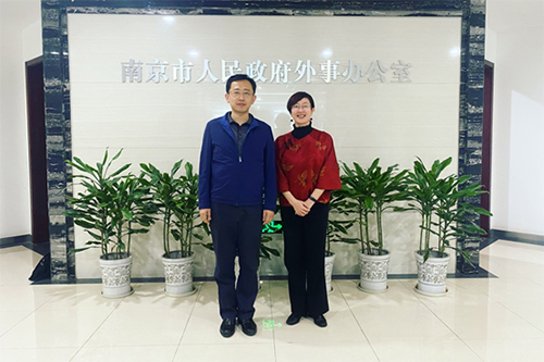 駐滬辦主任蔡亮（右）與南京市港澳辦主任張志超（左）合照
