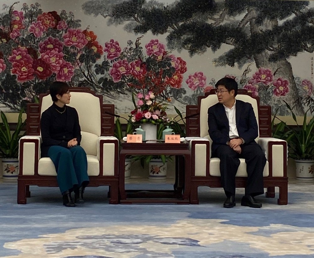 駐滬辦主任蔡亮（左）與浙江省副省長朱從玖（右）會面