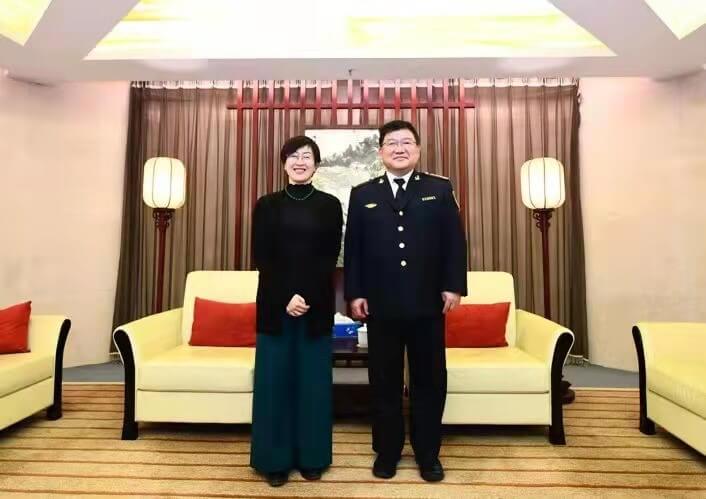 駐滬辦主任到訪上海海事局<br>左：蔡亮 主任<br>右：肖躍華 局長