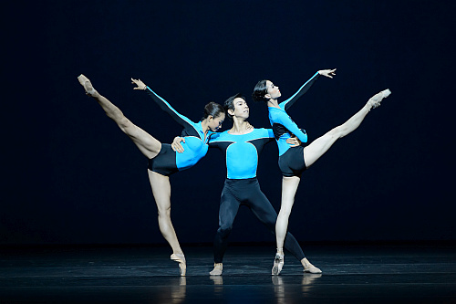 圖四：《律動的神采》 | 舞蹈員(左起)： 金瑤、有水俊介、劉昱瑤 | 攝影：Conrad Dy-Liacco