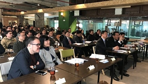 滬港兩地政府部門和企業代表共超過70人出席研討會。
