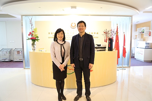 圖示鄧仲敏（左）與周亞軍（右）於會後合照。