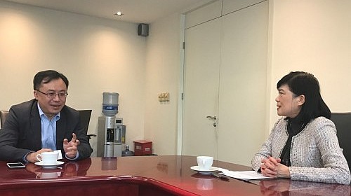 鄧主任表示希望進一步增進雙方的交流與合作，以推動滬港共同發展。