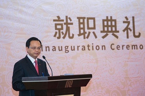 香港專業及資深行政人員協會會長陳紹雄致辭。