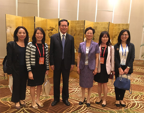 駐浙江聯絡處主任廖鳳嫻(左二)及駐滬辦副主任楊翠萍(右二)與浙江省委書記車俊（左三）和浙江省副省長梁黎明（右三）等會面。