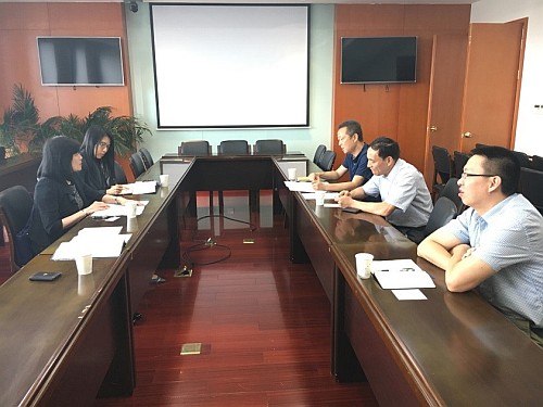 駐滬辦主任一行與蘇州市發改委副主任見面交流。