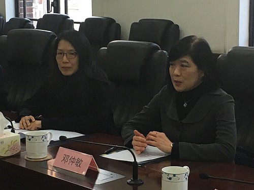 駐滬辦主任鄧仲敏介紹駐滬辦相關情況。