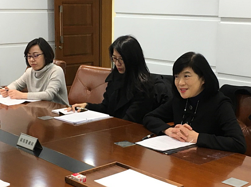 駐滬辦主任鄧仲敏分享香港在不同領域發展的情況。