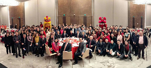 駐滬辦主任鄧仲敏與在場港人港商大合照。