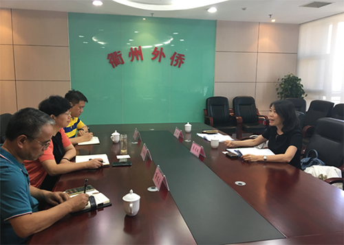駐浙江聯絡處主任廖鳳嫻（右）一行與衢州市外僑辦主任朱曉紅（左二）等會面。