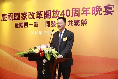 上海市商務委楊朝副主任致勉辭。