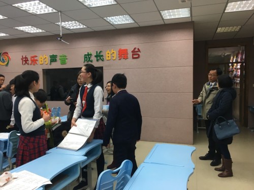 駐山東聯絡處副主任李嘉欣參觀嶗山區第二實驗小學