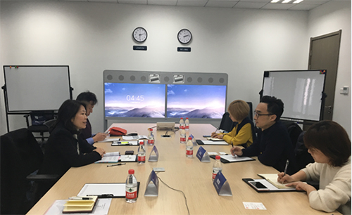 駐浙江聯絡處主任廖鳳嫻（左一）與寧波諾丁漢大學港澳台辦事務公室主任林濤（右二）會面。