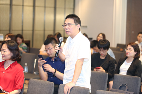 港人港企代表積極參與講座並踴躍提問。