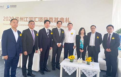駐浙江聯絡處主任廖鳳嫻（右三）與杭州市投資促進局局長王翀（左三）、杭州市江干區代區長馮晶（右四）、新鴻基地產執行董事郭基泓（左四）等出席奠基典禮