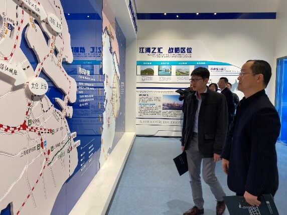 駐滬辦經貿關係組參觀南通市高鐵新城規劃展示館