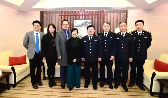 双方与会人员合照