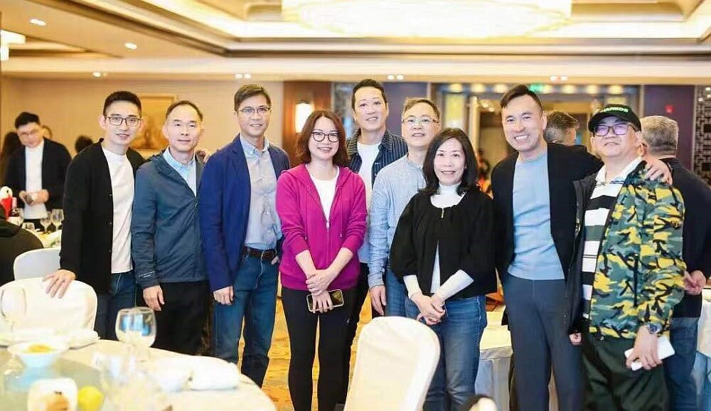 駐浙江聯絡處主任廖鳳嫻（右三）與中國香港（地區）商會 – 浙江執委合影