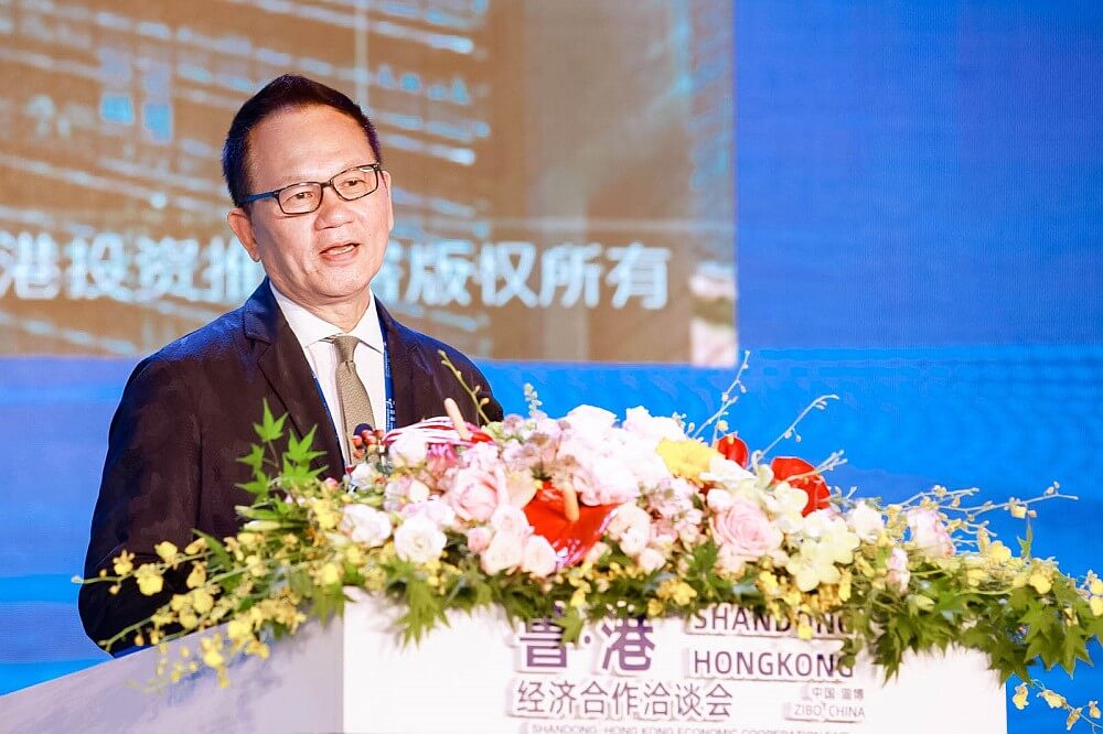 駐滬辦副主任鞏連全在洽談會上介紹香港的投資環境和營商優勢