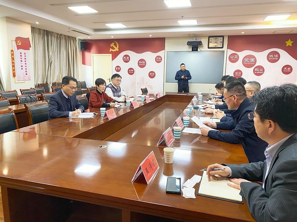 駐滬辦主任蔡亮（左二）與臨沂市委台辦主任萬明國（左四）、臨沂市地方金融監管局副局長王兆富（左二）等座談交流
