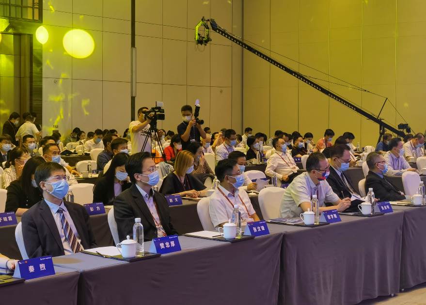 駐滬辦副主任鞏連全（第一排右二）出席2022世界製造業大會「百家僑企、百家港澳企」項目對接會