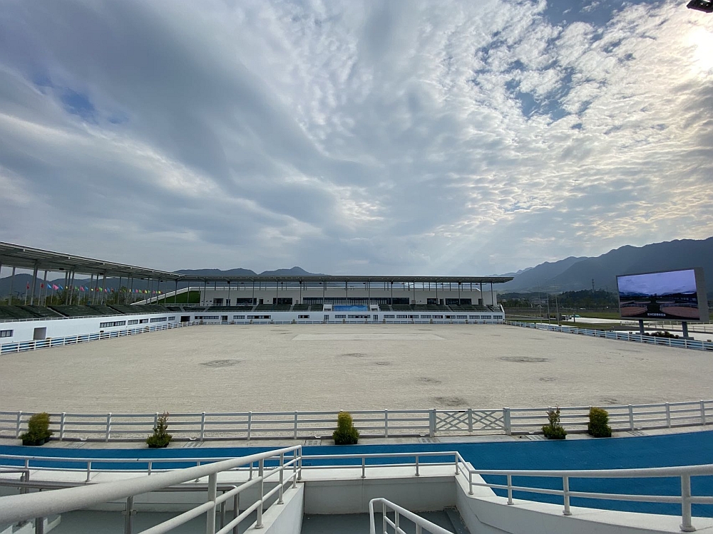 亞運馬術比賽主賽場位於桐廬馬術中心。
