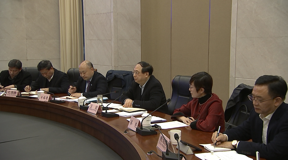 駐滬辦主任蔡亮（右二）與駐浙江聯絡處主任劉銘德（左三）出席杭州亞運會組委會與香港賽馬會工作總結會。
