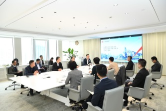 各機關代表在交流會上簡介復常後的相關口岸、出入境管理及協作等有關工作，並探討進一步加強合作