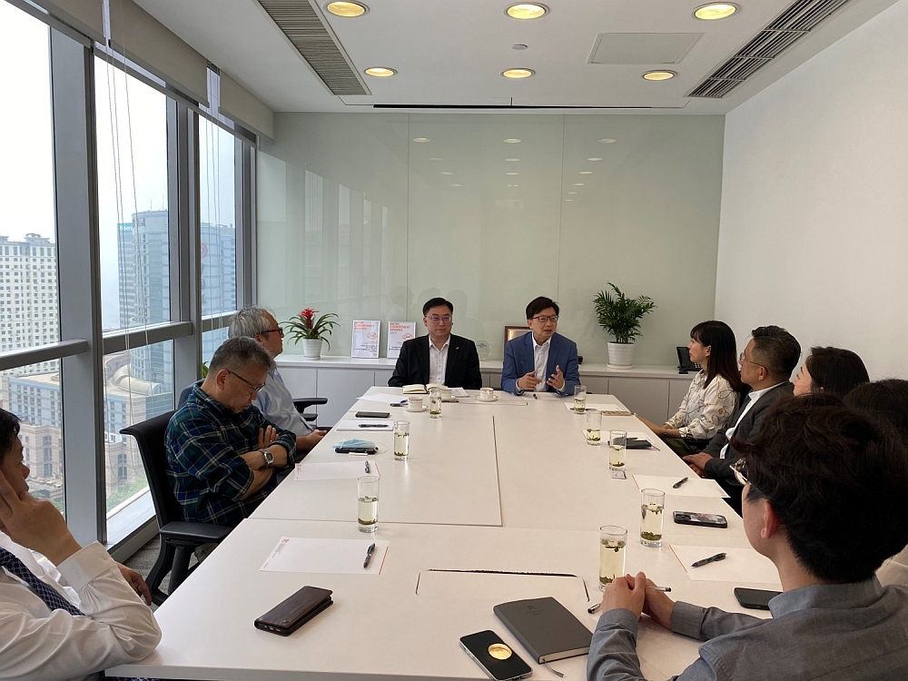 駐山東聯絡處主任黃志輝與山東省香港商會會員會面