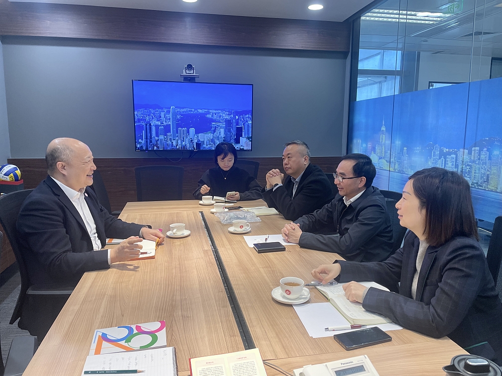 駐浙江聯絡處主任劉銘德（左一）與杭州市上城區投資促進局局長王紅兵（右二）等會面交流。